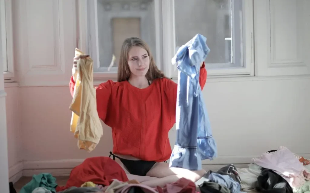 Preparing Your Wardrobe For Moving – Smart Hacks